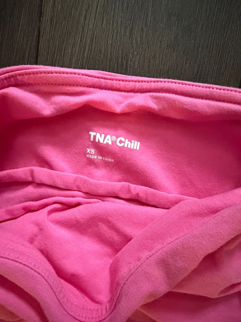 TNA hot pink mini skirt XS - Picture 2 of 2